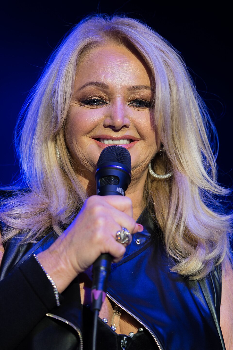Bonnie Tyler bei einem Auftritt 2016